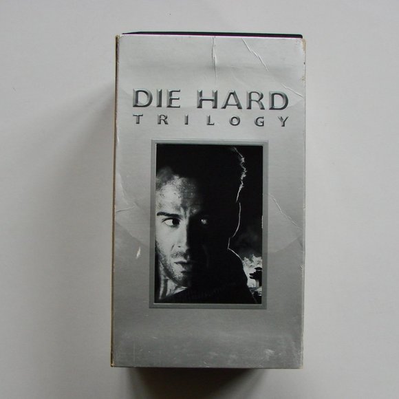 Die Hard Trilogy VHS Movie Box Set Bruce Willis Samuel L Jackson Collectible - Picture 7 of 10